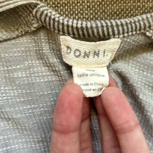Donni robe marked OSFA - Picture 4 of 4